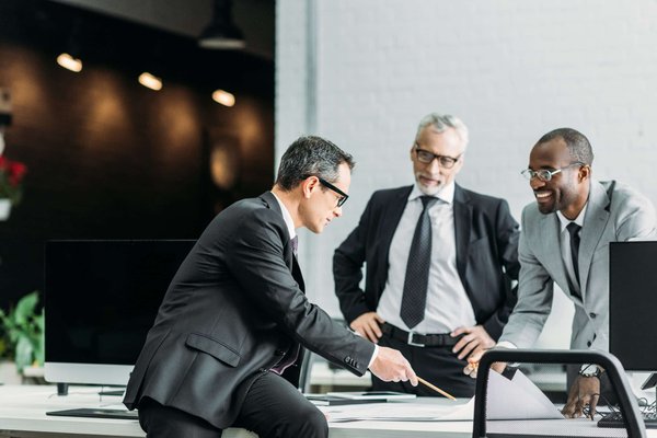 Comment développer une stratégie de communication interne efficace pour les entreprises décentralisées ?